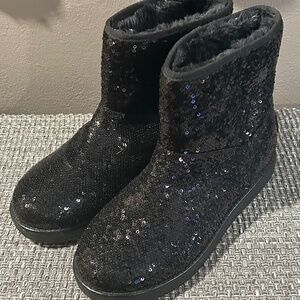 NWOT Women's GBG Black Booties Guess Gasella Ankle Boot